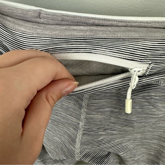 Lululemon Lululemon Run: Fast Free Crop Leggings Size 4 - Picture 11 of 16